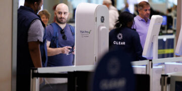 Are T.S.A. Lines Really That Long? What’s Going On at Airports.