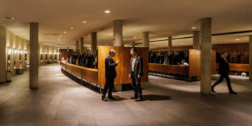 1,865 Coats in 15 Minutes: A Fine-Tuned Opera House Team