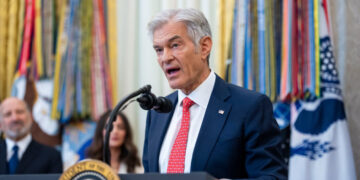 In Tense Meeting, Dr. Oz Pressed Medical Societies on Trans Care for Teens