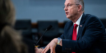 Judge Orders V.A. to Restore Union Contract With 300,000 Workers