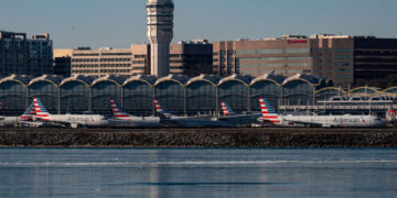 Chemical Smell at Control Center Delays Traffic at Washington and Baltimore Airports