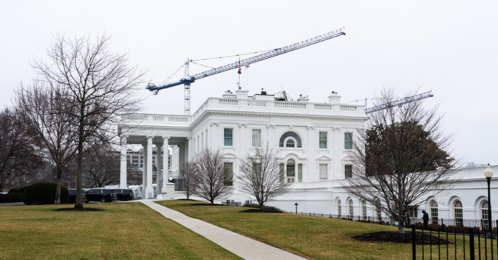 Trump Proposes New White House Visitor Screening Center