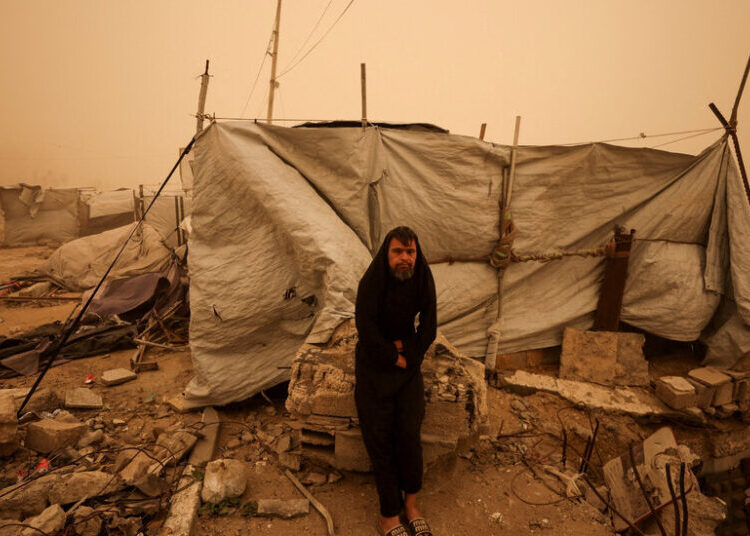 Sandstorm Batters Gaza, Slamming Makeshift Shelters