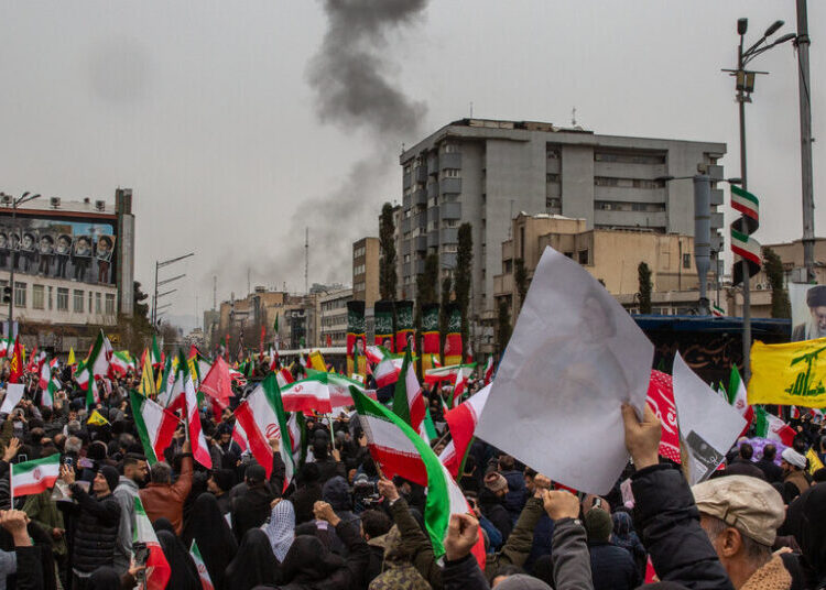 U.S. Vows to Block Iran’s Attempt to Shut Down Key Global Shipping Route