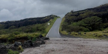 Rains Inundate Hawaii, Closing Schools and Causing Landslides