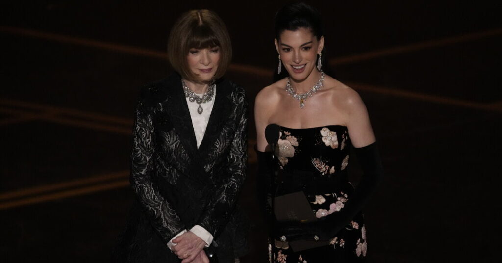 Anna Wintour at the Oscars: In on the Joke, Out of Her Sunglasses