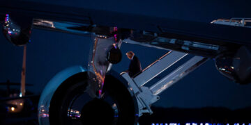 For Trump, a Promised Economic Boom Collides With the Costs of War