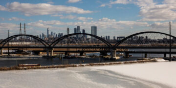 Commuters, Rejoice! The New Portal Bridge Is Ready for Riders.