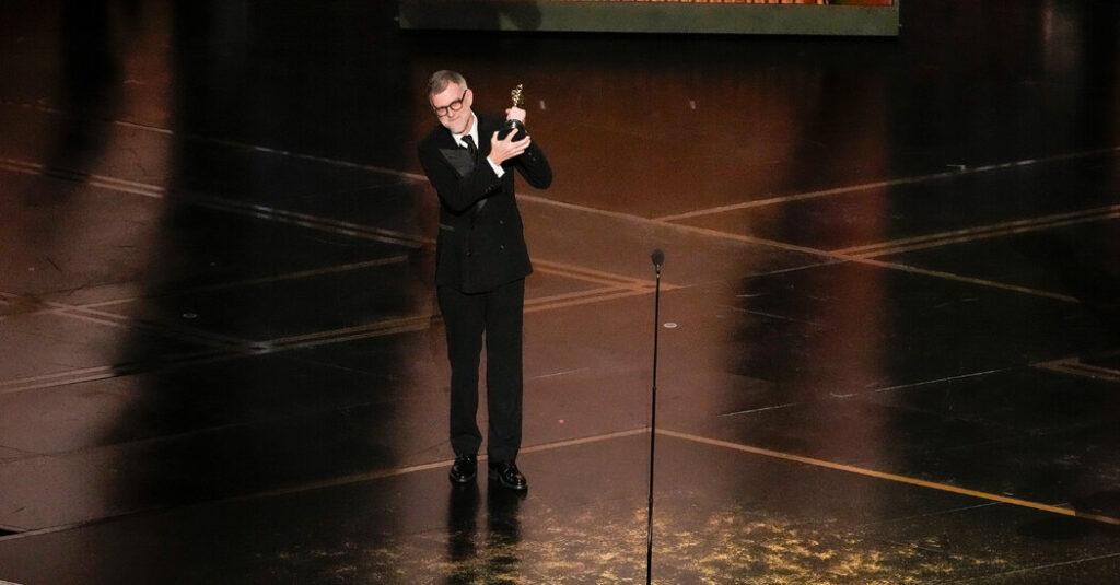 Paul Thomas Anderson Wins Best Director for ‘One Battle After Another’