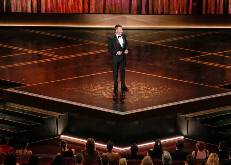 Free Speech and Wars Are Noted From Oscars Stage