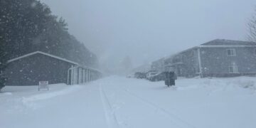 Powerful Winter Storm Disrupts Travel and Knocks Out Power in the Upper Midwest
