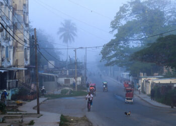 Battered Cuba, Seeking Lifeline, May Open Itself to Outside Investment