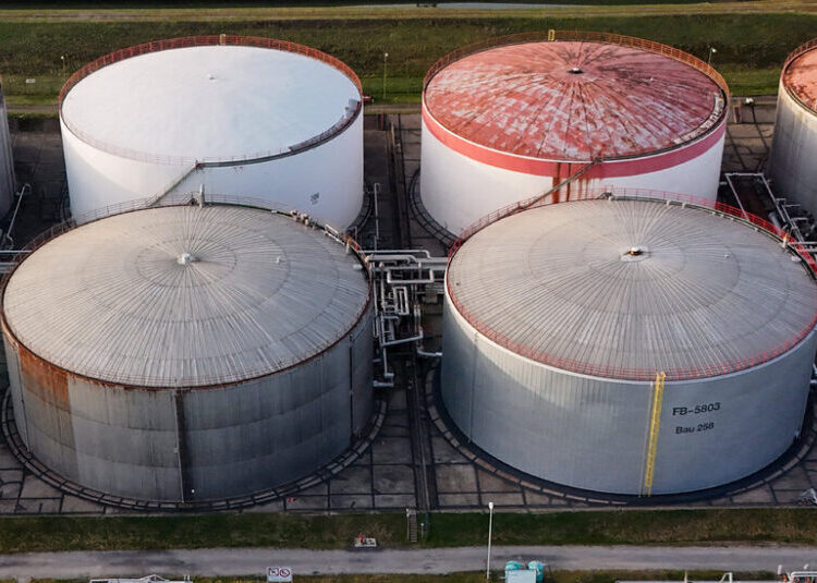 Oil Tops $106 a Barrel as Worries Persist About Global Supplies