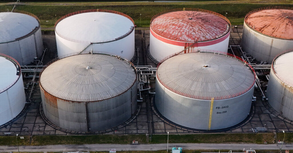 Oil Tops $106 a Barrel as Worries Persist About Global Supplies