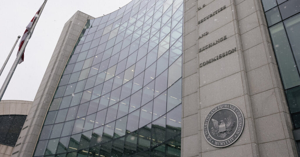 S.E.C.’s Enforcement Chief Abruptly Resigns