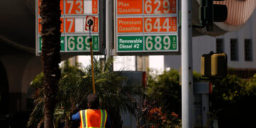 With Iran War, Trump Risks Stepping on Gains From His Own Tax Cuts