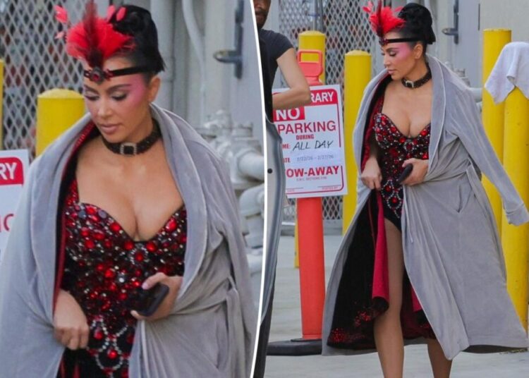 Kim Kardashian fully transforms into Las Vegas showgirl on ‘The Fifth Wheel’ set