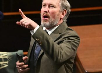 Thomas Massie among few Republicans to criticize Trump over war powers: ‘This is not ‘America First”