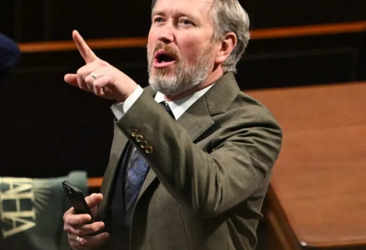 Thomas Massie among few Republicans to criticize Trump over war powers: ‘This is not ‘America First”