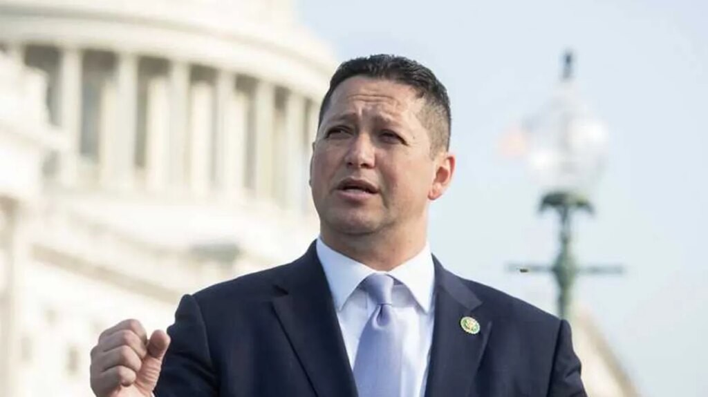 ‘His days are numbered’: GOP lawmakers hoping one of their own is purged by voters