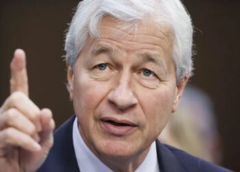 JPMorgan’s CEO Jamie Dimon reveals the career goal he adopted when he was just a 28-year-old assistant: Do not speak unless you can add value