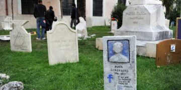 Want to live forever? Meta patented an AI model that would keep your profile active after you die