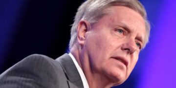 WSJ exposes Lindsey Graham for ‘coaching’ foreign leader on lobbying Trump for war