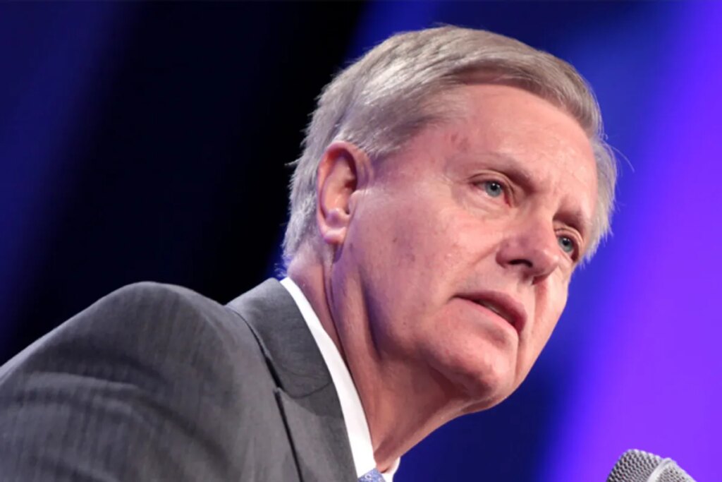 WSJ exposes Lindsey Graham for ‘coaching’ foreign leader on lobbying Trump for war