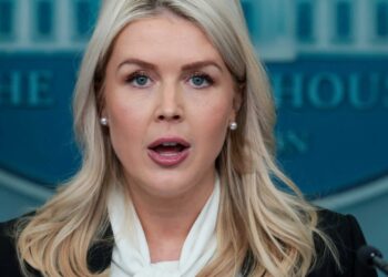 Karoline Leavitt’s stunning admission on Trump war plans sends shockwaves: ‘unbelievable’