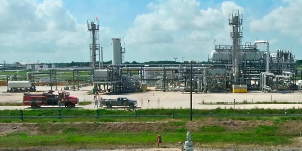 Despite rising prices, Trump downplays need to tap Strategic Petroleum Reserve. ‘There’s a lot of oil out there. That’ll get healed very quickly’