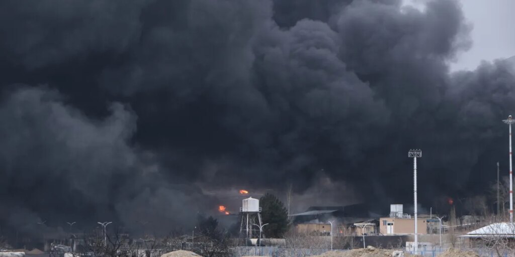 Oil prices soar past $100 while Dow futures sink 800 points as Iran war spirals into worst-case fears and U.S. eyes special forces mission