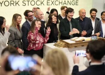 Robinhood wants everyone to be able to invest in hot startups like Databricks and Ramp, but how much risk will investors take on?