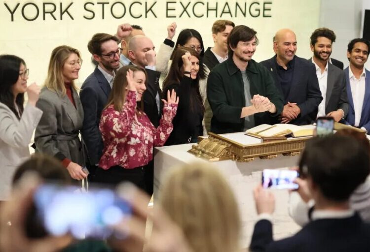 Robinhood wants everyone to be able to invest in hot startups like Databricks and Ramp, but how much risk will investors take on?