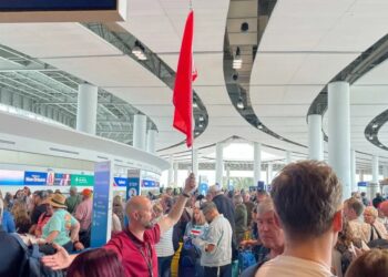 MAGA in frenzy as DHS shutdown leaves angry Americans stuck in airport chaos