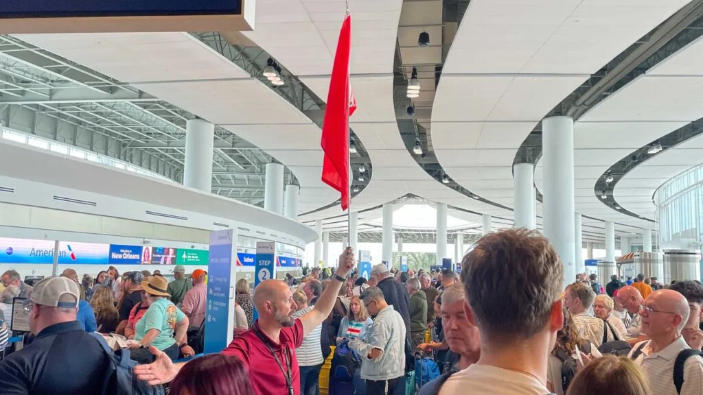 MAGA in frenzy as DHS shutdown leaves angry Americans stuck in airport chaos