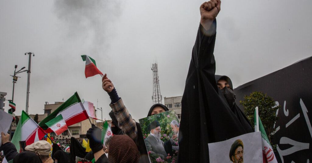 Thousands Attend Government Rally in Tehran to Denounce Israel and U.S.