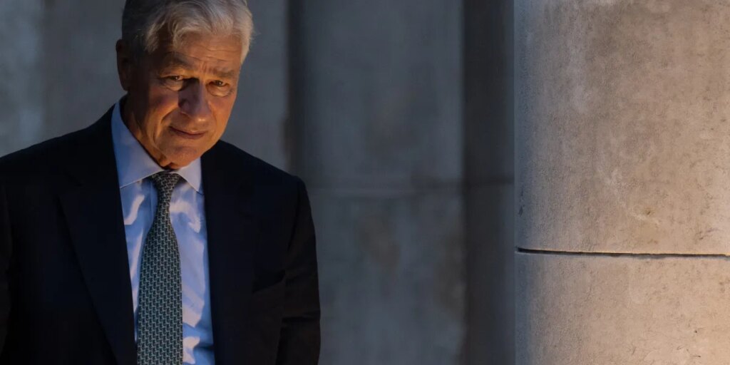 The $265 billion private credit meltdown: How Wall Street’s hottest investment craze turned into a panic