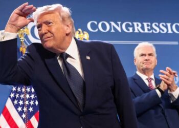 Trump’s ‘odd weekend’ amid global turmoil rattles expert: ‘We’re seeing him temperamental’