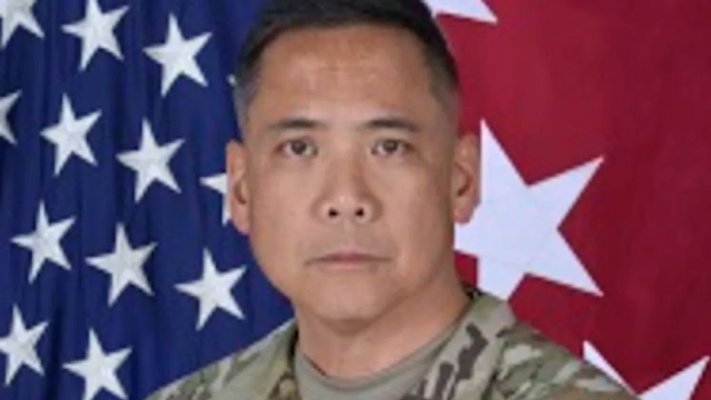 Drunk US general leaves classified maps on Ukrainian train after major binge: report