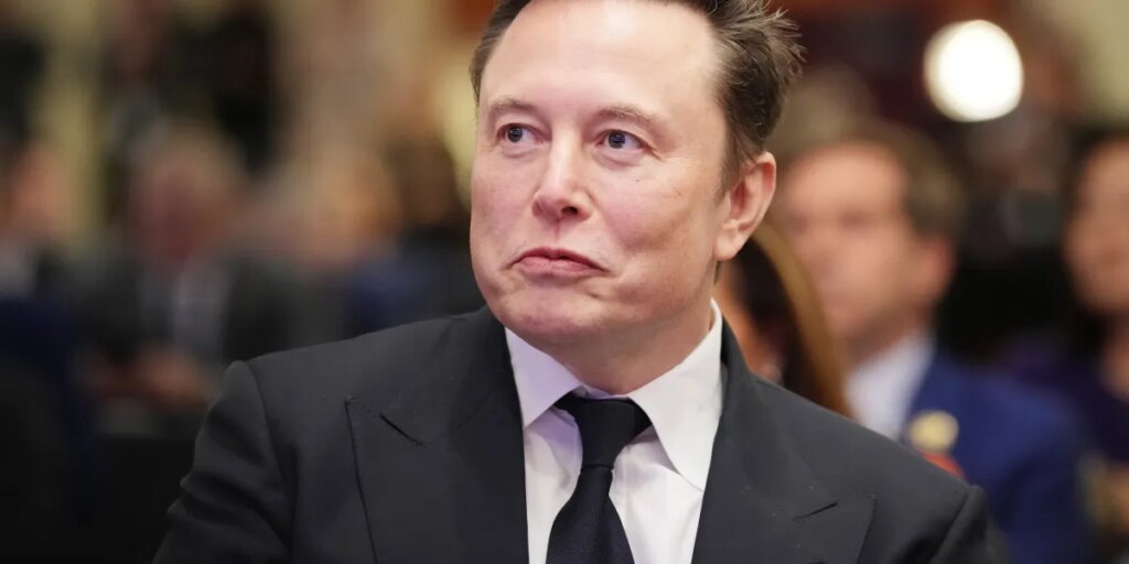‘This is the way’: Elon Musk endorses Warren Buffett’s famed 5-minute plan to fix the national debt