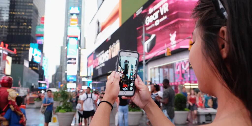 Pokémon Go players built a 30-billion-photo map that’s now training robots to deliver your pizza