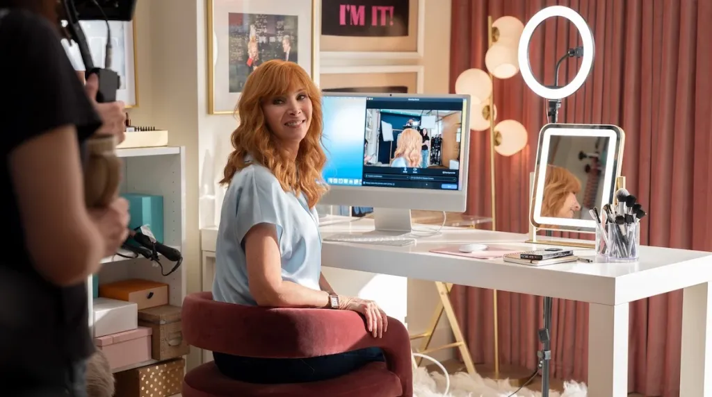 the-comeback-lisa-kudrown-computer-hbo