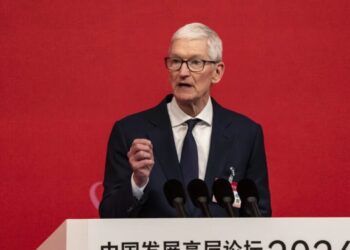 Apple CEO praises China partners as Beijing applies pressure