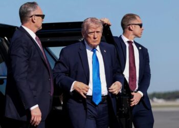 Fox News cuts off Trump as he rails about Joe Kent’s dead wife