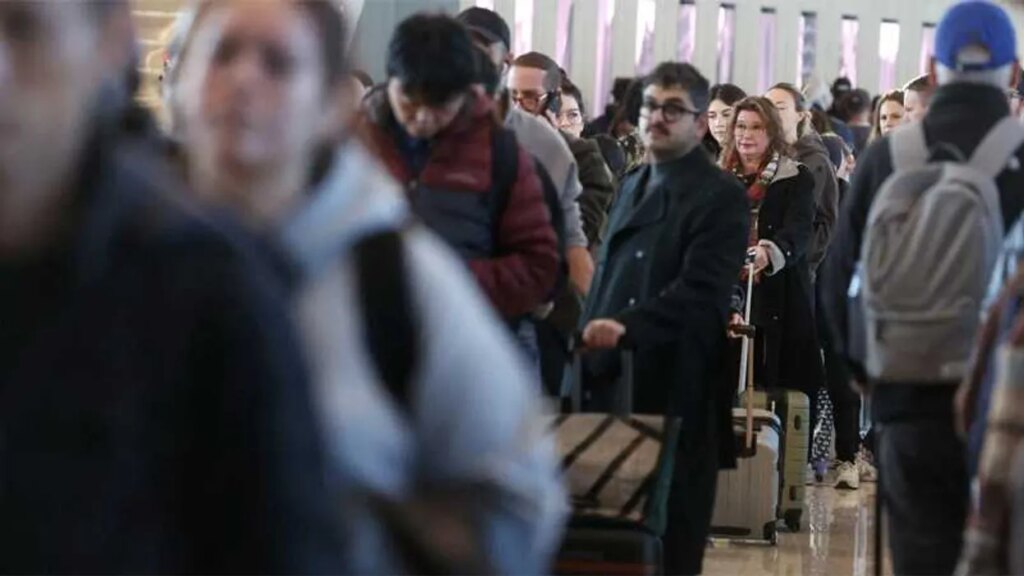 Delta Airlines scraps VIP flying perks for Congress members due to TSA stalemate