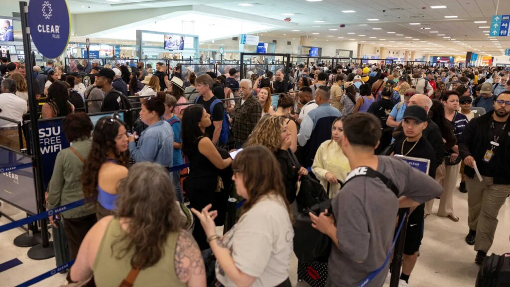 Mockery as ex-Trump Cabinet member stuck in 3-hour TSA line: ‘Warms my heart’