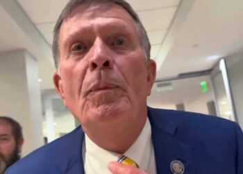 ‘I’d bust your face!’ GOP lawmaker snaps at reporter in heated exchange