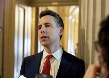 Josh Hawley getting cold shoulder from GOP colleagues over new abortion proposal