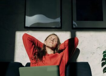 Gen Z will give up $5,000 in pay to log off at 5—but still expects a corner office