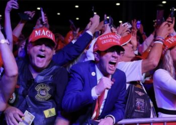 ‘Floored me’: Influencer exposes staggering money gap fueling right-wing propaganda